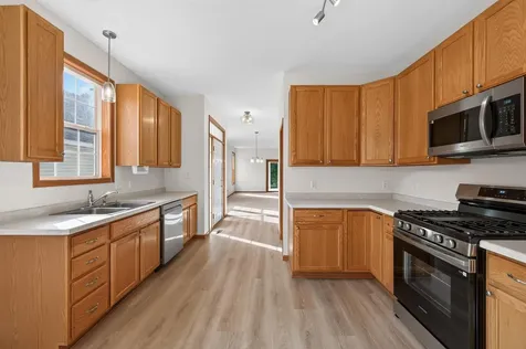 442 Meadowood Lane Burnsville MN 55337