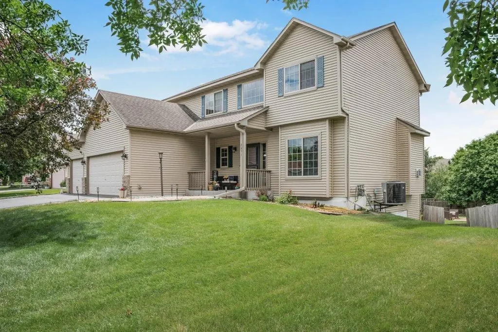 2051 River Bend Trail Mayer MN 55360