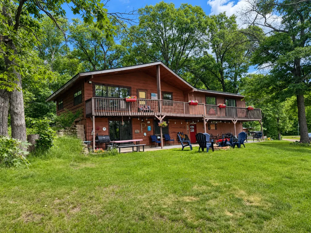 4093 County Road 168 Pequot Lakes MN 56472