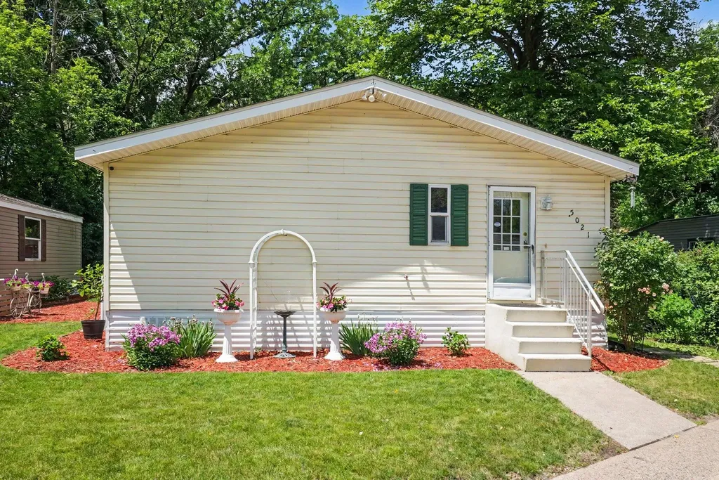 5021 Wellington Avenue Mounds View MN 55112