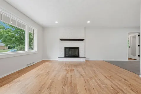 2618 Southlawn Drive Maplewood MN 55109