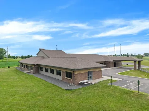 1004 N Loeffler Avenue Caledonia MN 55921