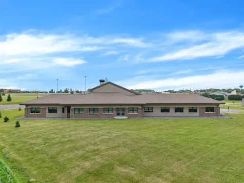 1004 N Loeffler Avenue Caledonia MN 55921