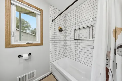 2744 Chisholm Avenue North Saint Paul MN 55109