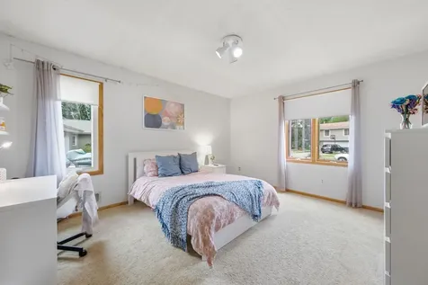2744 Chisholm Avenue North Saint Paul MN 55109