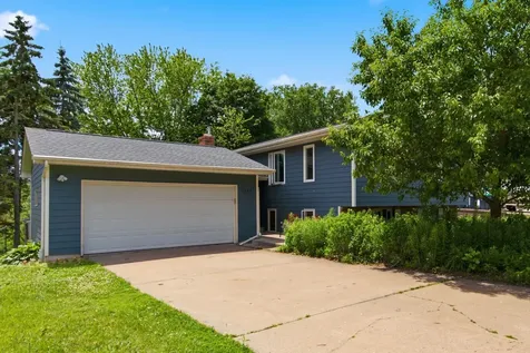 2744 Chisholm Avenue North Saint Paul MN 55109
