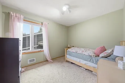 2744 Chisholm Avenue North Saint Paul MN 55109