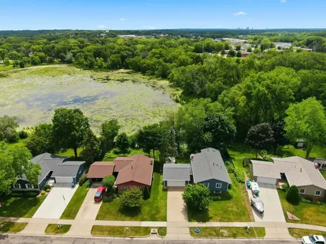 2744 Chisholm Avenue North Saint Paul MN 55109