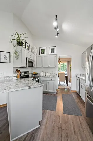 2401 Hydram Avenue N Oakdale MN 55128
