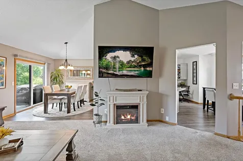 2401 Hydram Avenue N Oakdale MN 55128