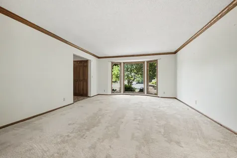 7419 Hyde Park Drive Edina MN 55439