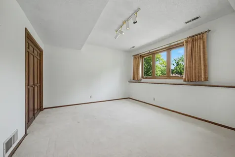 7419 Hyde Park Drive Edina MN 55439
