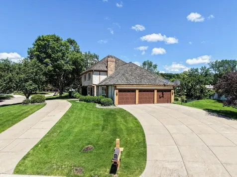 7419 Hyde Park Drive Edina MN 55439