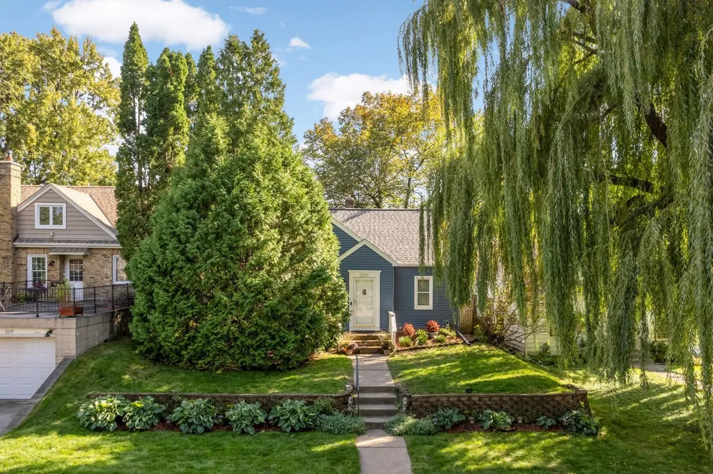 3331 Parkview Boulevard Robbinsdale MN 55422