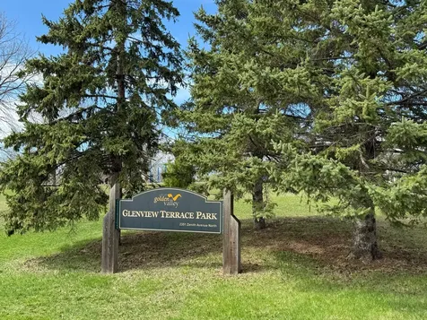 3331 Parkview Boulevard Robbinsdale MN 55422