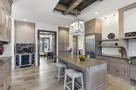 9810 Sky Lane Eden Prairie MN 55347