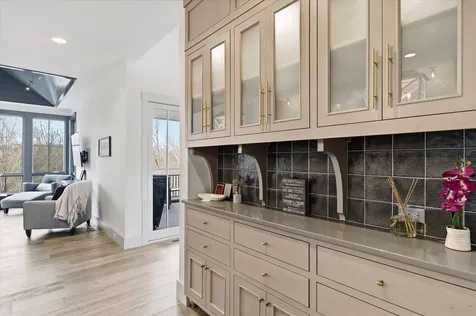 9810 Sky Lane Eden Prairie MN 55347