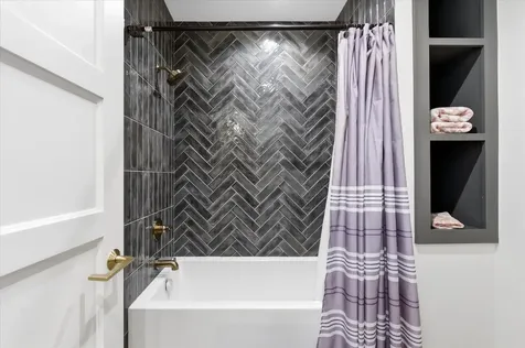 9810 Sky Lane Eden Prairie MN 55347