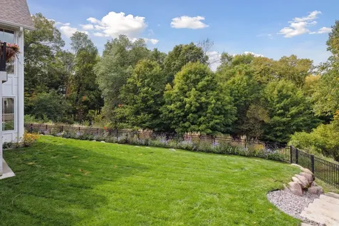9810 Sky Lane Eden Prairie MN 55347