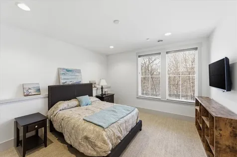 9810 Sky Lane Eden Prairie MN 55347