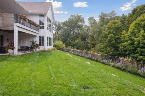 9810 Sky Lane Eden Prairie MN 55347