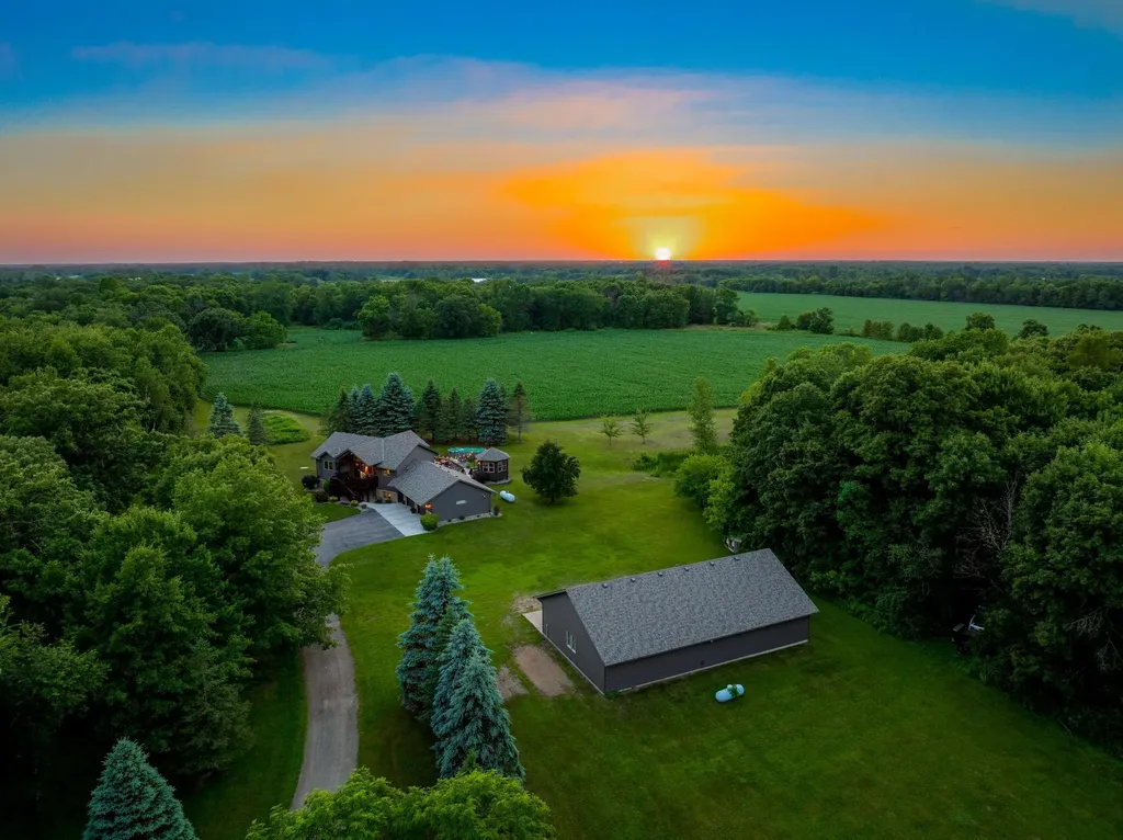 16710 313th Avenue NW Princeton MN 55371