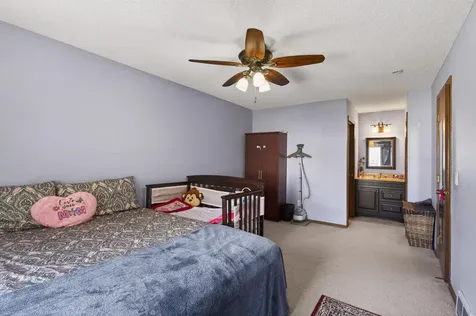929 94th Avenue NE Blaine MN 55434