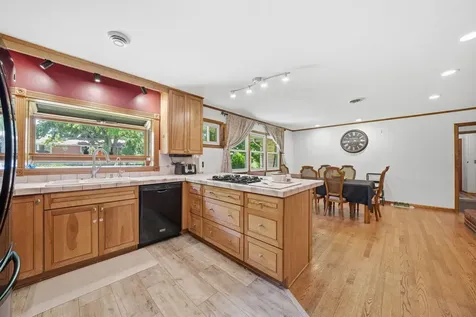 208 Snow Ridge Le Sueur MN 56058