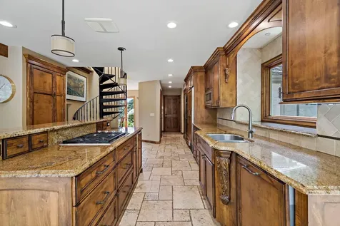 5708 Long Brake Trail Edina MN 55439