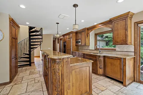 5708 Long Brake Trail Edina MN 55439