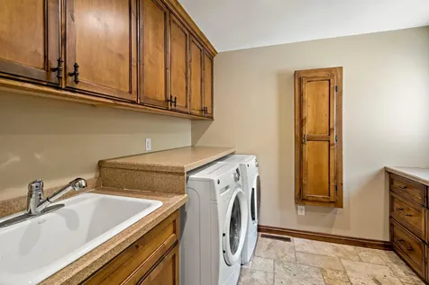 5708 Long Brake Trail Edina MN 55439