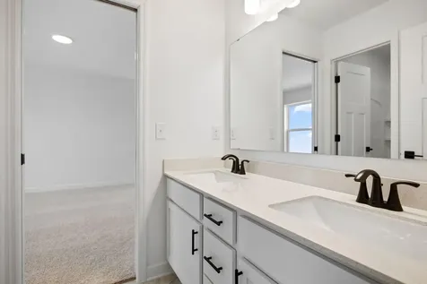 8657 Periwinkle Boulevard Woodbury MN 55129