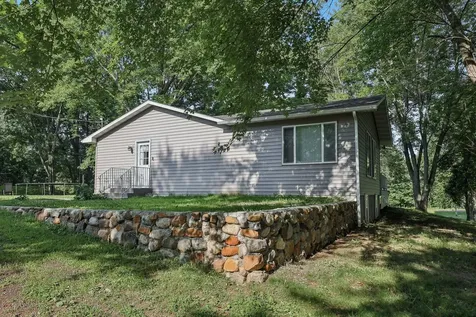1054 County Road 6 NE Stanchfield MN 55080