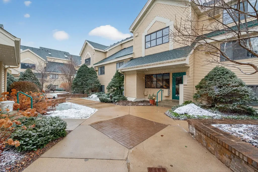 7606 York Avenue S Edina MN 55435
