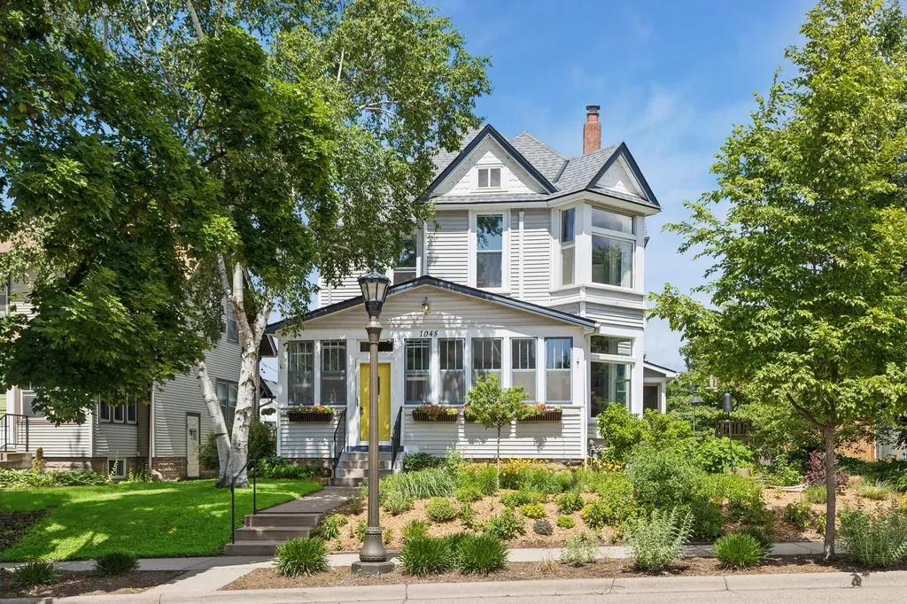 1045 Van Slyke Avenue Saint Paul MN 55103