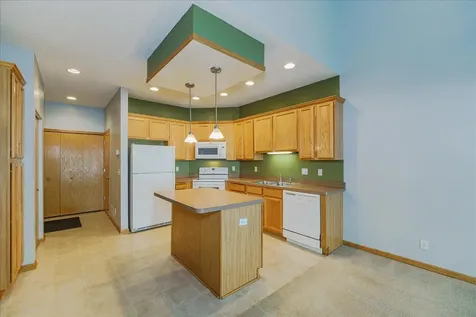 2686 New Century Terrace Maplewood MN 55119
