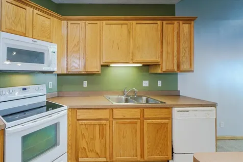 2686 New Century Terrace Maplewood MN 55119