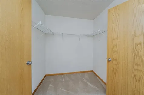 2686 New Century Terrace Maplewood MN 55119