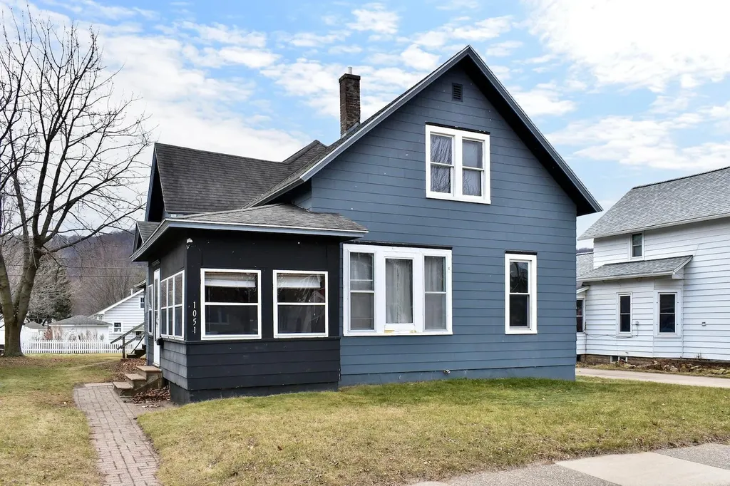 1051 W King Street Winona MN 55987