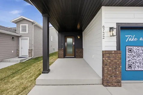 6722 Meadow View Drive S Fargo ND 58104