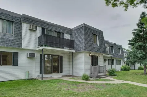 210 35th Avenue N Fargo ND 58102