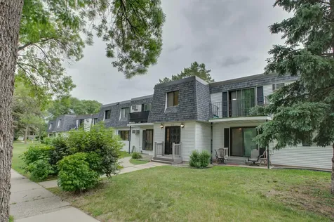 210 35th Avenue N Fargo ND 58102