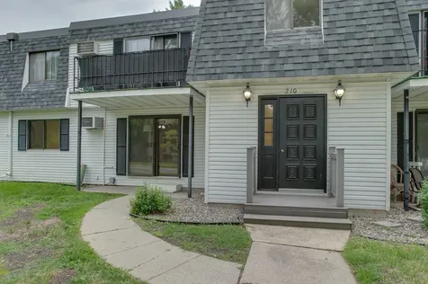 210 35th Avenue N Fargo ND 58102