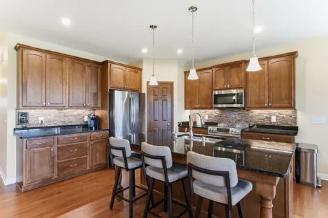 9937 8th Street N Lake Elmo MN 55042