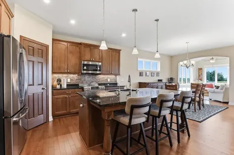 9937 8th Street N Lake Elmo MN 55042