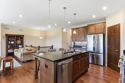 9937 8th Street N Lake Elmo MN 55042