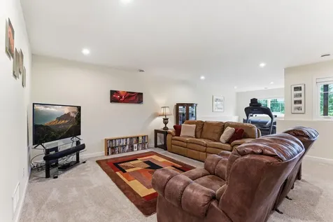 9937 8th Street N Lake Elmo MN 55042