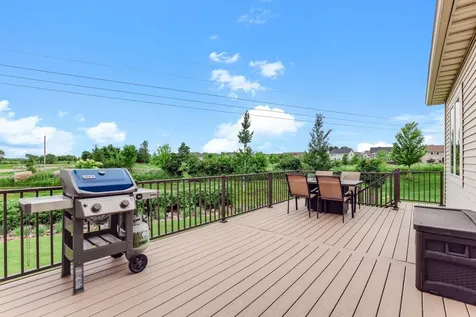 9937 8th Street N Lake Elmo MN 55042
