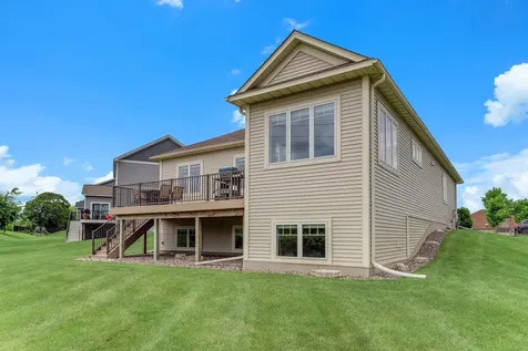9937 8th Street N Lake Elmo MN 55042