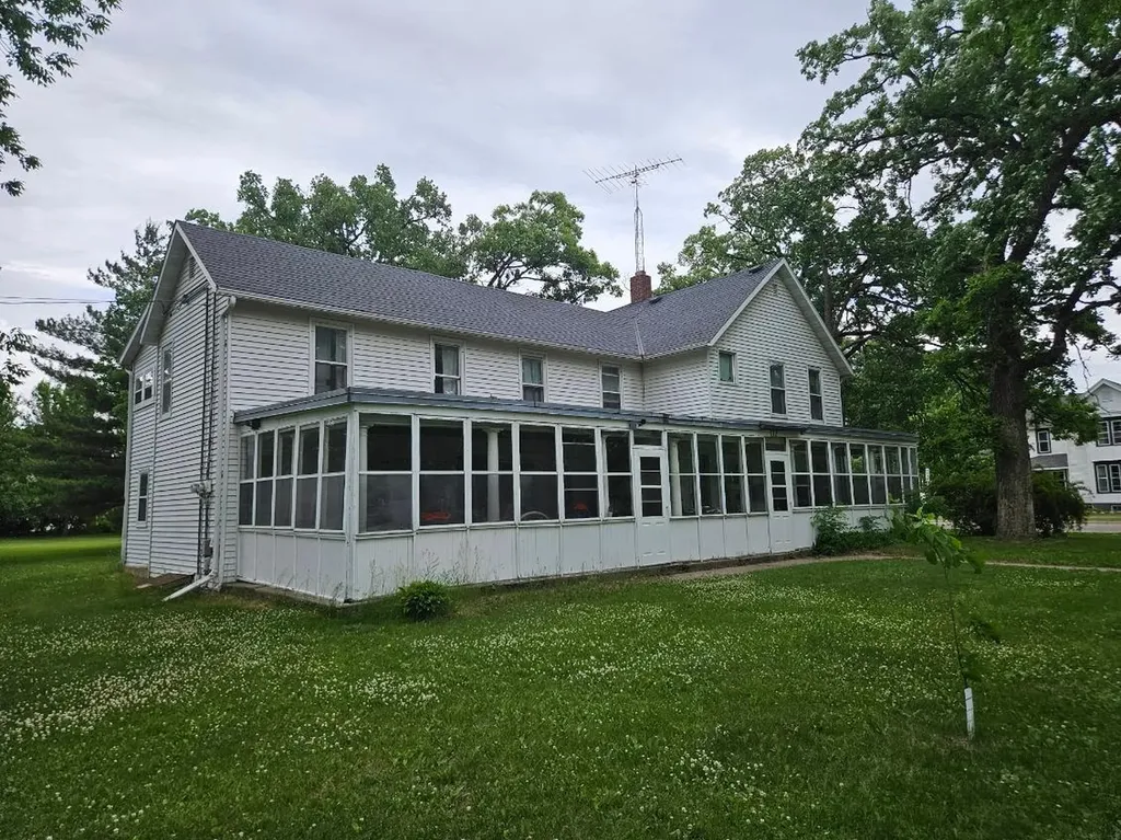 112 N 3rd Street Royalton MN 56373